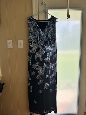 Sleeveless Navy Blue Paisley Maxi Dress